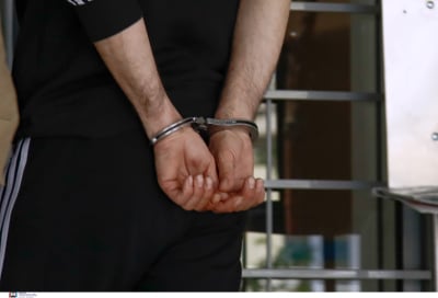 Φρίκη στο Πέραμα: 43χρονος κατηγορείται ότι βίασε ανήλικη