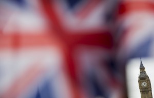 Βρετανός υφυπουργός παραιτήθηκε επειδή άργησε να πάει σε επερώτηση