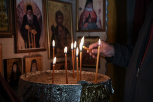 Χαρδαλιάς καλεί εισαγγελέα για παράβαση νόμου από εκκλησίες σε Κουκάκι και Κέρκυρα