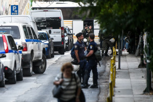 Σφίγγει τα λουριά στους στρατηγούς της ΕΛ.ΑΣ. ο Μ. Χρυσοχοϊδης – Ζητεί νέο σχέδιο αντιμετώπισης της «χαμηλής» εγκληματικότητας στις γειτονιές