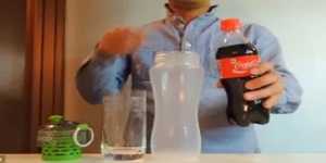 ΘΑ ΠΑΘΕΤΕ ΠΛΑΚΑ! Ειδικό φίλτρο μετατρέπει την Coca Cola σε καθαρό πόσιμο νερό!!!