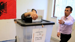 Αλβανία: Ράμα όπως Χότζα - Αναμνήσεις από το παρελθόν έφεραν οι σημερινές εκλογές