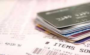 Νέα κίνητρα για αποδείξεις και επιστροφή ΦΠΑ για συναλλαγές με πιστωτικές κάρτες