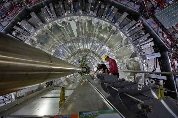 Τα μυστικά της πυρηνικής δύναμης ξετυλίγονται στο CERN - Ανακαλύφθηκαν νέα υποατομικά σωματίδια