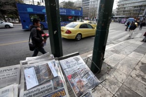 Η κυβέρνηση παίρνει πίσω την ενίσχυση στις εφημερίδες με ...κριτική στον ΣΥΡΙΖΑ