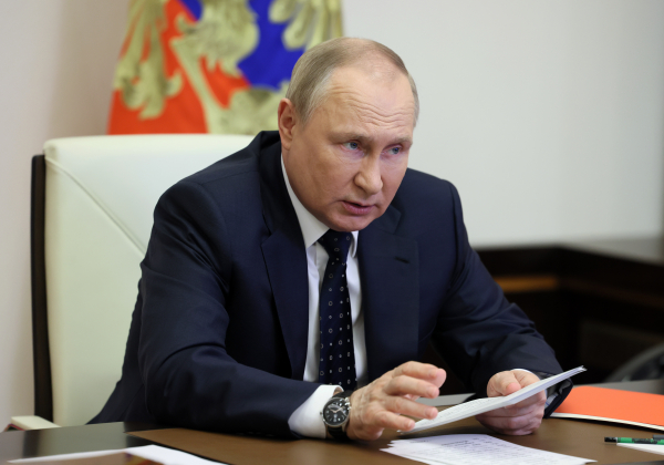 Εκβιάζει ο Πούτιν: Αποσύρετε τις κυρώσεις για να βοηθήσουμε με την επισιτιστική κρίση