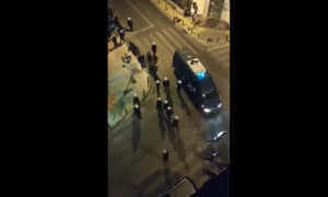 Κυψέλη: Κατηγορίες σε βαθμό πλημμελήματος για τους συλληφθέντες στην πλατεία Αγ. Γεωργίου
