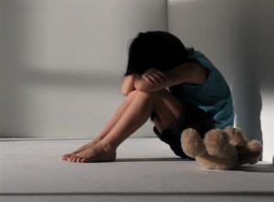 Σοκ στη Λέρο! 57χρονος πατέρας και 47χρονη μητέρα κακοποιούσαν σεξουαλικά τα ανήλικα παιδιά τους