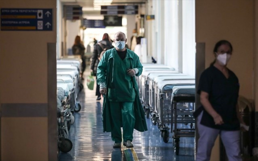 Γιατρός αποκλείστηκε στο «Σωτηρία» και δούλευε σερί 48 ώρες φροντίζοντας ασθενείς με κορονοϊό