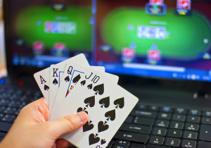 Ρόδος: Σύλληψη 9 άτομων για διοργάνωση και συμμετοχή σε παράνομα τυχερά παιχνίδια