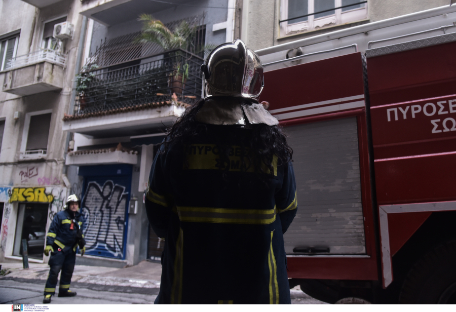 Καίγεται διαμέρισμα στου Παπάγου, σε εξέλιξη μεγάλη πυροσβεστική επιχείρηση
