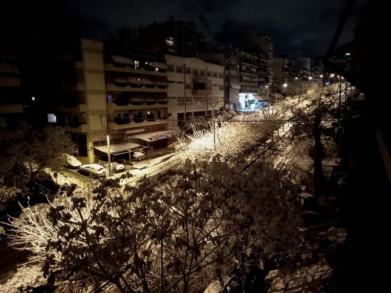 Δύσκολη νύχτα στην Αττική, με πτώσεις δέντρων και διακοπές ρεύματος - Επί ποδός οι υπηρεσίες Πολιτικής Προστασίας των δήμων