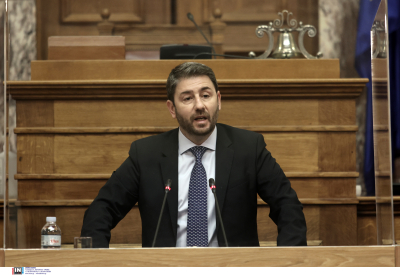 Ο Ανδρουλάκης καλεί τον Μητσοτάκη στη Βουλή για τη στεγαστική κρίση