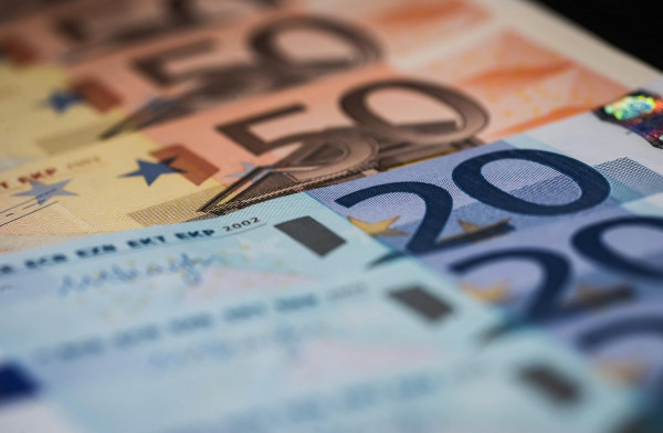 ΟΑΕΔ Ειδικό βοήθημα: Ποιοι δικαιούνται τα 720 ευρώ - Όλα τα δικαιολογητικά