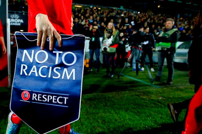 UEFA: Κλείνει τα social media, αντιδρώντας στον online ρατσισμό