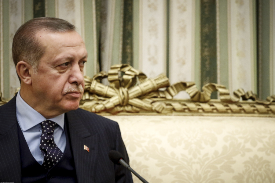 Ο Ερντογάν κατηγορεί την Ελλάδα ότι... αντιγράφει την Τουρκία: «Μας ακολουθεί από πίσω, σαν τα βαγόνια» (βίντεο)