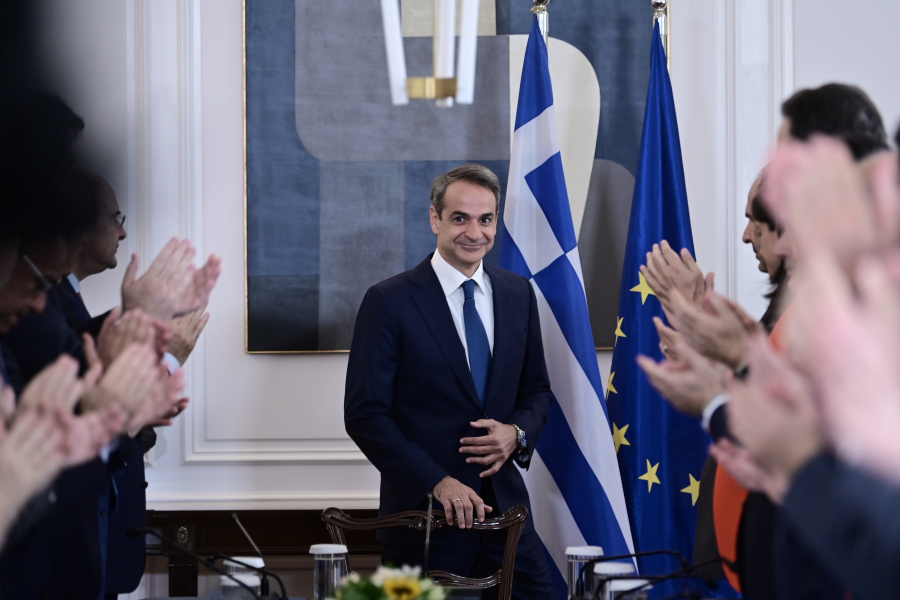 Μητσοτάκης στο Bloomberg: «Θα προχωρήσουμε σε πρόωρη αποπληρωμή των δανείων διάσωσης της Ελλάδας»