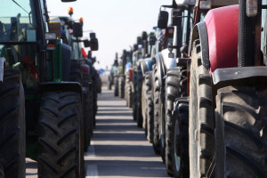 Τέλος τα μπλόκα των αγροτών: Αποχωρούν σταδιακά τα τρακτέρ