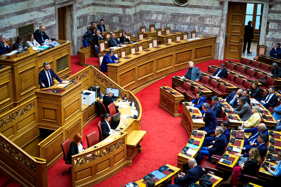 Πρόταση δυσπιστίας: Τι αναφέρει το κείμενο των 85 βουλευτών, κόντρα Ανδρουλάκη - Βορίδη για «καθεστωτικές νοοτροπίες»