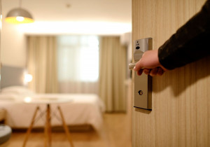 Κορονοϊός: Τα έξι ξενοδοχεία στην Περιφέρεια Αττικής που μένουν ανοικτά