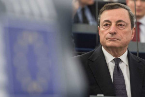 Ντράγκι: Δεν υπήρχε Plan B με την Ελλάδα εκτός ευρώ από την ΕΚΤ