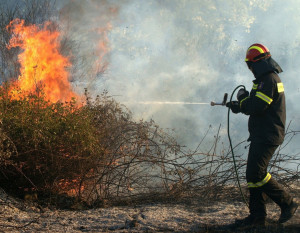 Ακραίος κίνδυνος πυρκαγιάς σήμερα, Κυριακή - Ποιες περιοχές είναι σε «κόκκινο συναγερμό»