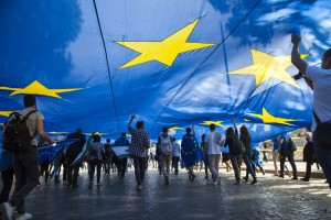 Η ΕΕ σηκώνει «ασπίδα» προστασίας σε μικρές επιχειρήσεις απέναντι στις ψηφιακές πλατφόρμες αναζήτησης