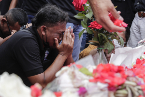 Θρήνος στην Ινδονησία: 32 παιδιά ανάμεσα στους νεκρούς της ποδοσφαιρικής τραγωδίας, 3 ετών το μικρότερο