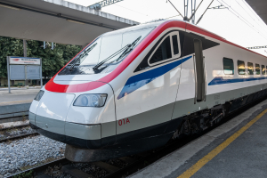 Στάσεις εργασίας την Τρίτη σε τρένα και προαστιακό - «Δεν έχουμε λάβει καμία απόφαση» λέει η Hellenic Train