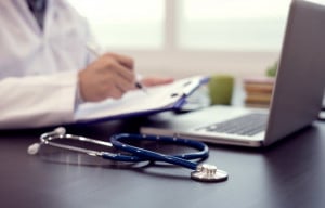 Συνταγογράφηση φαρμάκων και εξετάσεων σε ανασφάλιστους και από ιδιώτες γιατρούς