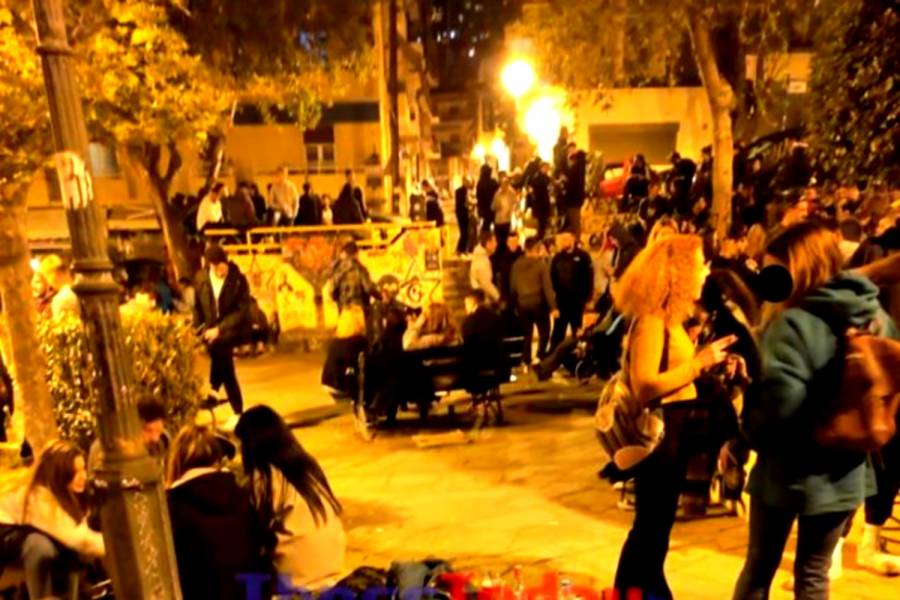Κορονοπάρτι και στη Θεσσαλονίκη: Χαμός σε πλατεία στην Άνω Πόλη (εικόνες)