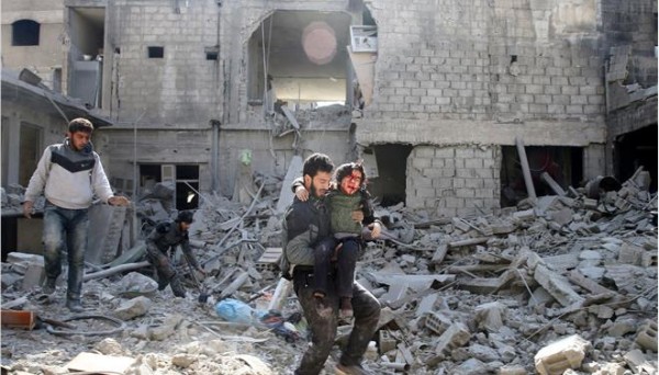 Συρία: Εκατοντάδες νεκροί από τους βομβαρδισμούς στη Γούτα