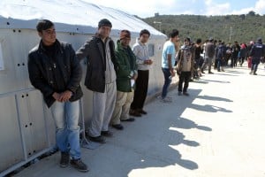 Ποινές φυλάκισης και πρόστιμα σε ακροδεξιούς που επιτέθηκαν σε πρόσφυγες στη Χίο