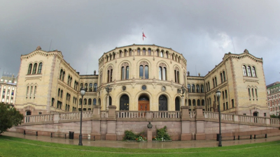 Νορβηγία: Τηλεφώνημα για βόμβα στη Βουλή