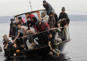 Φόβοι για δεκάδες νεκρούς πρόσφυγες από τη βύθιση πλοίου ανοικτά της Λιβύης