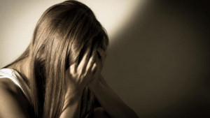 Νέα στοιχεία για την υπόθεση βιασμού και εκβιασμού 31χρονης στη Ρόδο - Την είχαν βάλει να υπογράψει ότι πληρωνόταν
