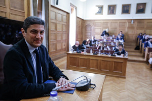 Αυγενάκης: «Θα χρηματοδοτήσουμε τη γραμμή οφσάιντ στο VAR» - Δεν είπε κουβέντα για την τροπολογία