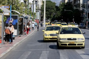 Δράσεις της τροχαίας για τις παράνομες πιάτσες των ταξί