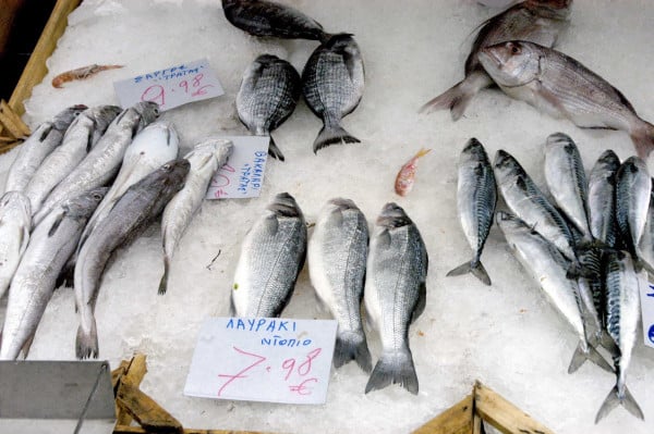 Κατάσχεση ακατάλληλων αλιευμάτων στην Α’ λαϊκή αγορά του Πειραιά