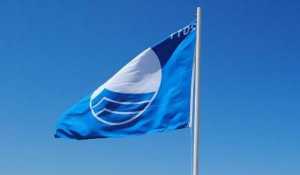 Το υπουργείο Τουρισμού ζητά συνδρομή της ΚΕΔΕ για τις γαλάζιες σημαίες
