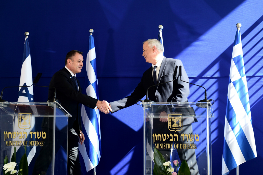 Σε προληπτική καραντίνα ο Παναγιωτόπουλος - Ήρθε σε επαφή με τον «θετικό» Ισραηλινό υπουργό Άμυνας