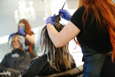 Ανησυχητική έρευνα: Προϊόντα για τα μαλλιά σχετίζονται με αυξημένο κίνδυνο καρκίνου