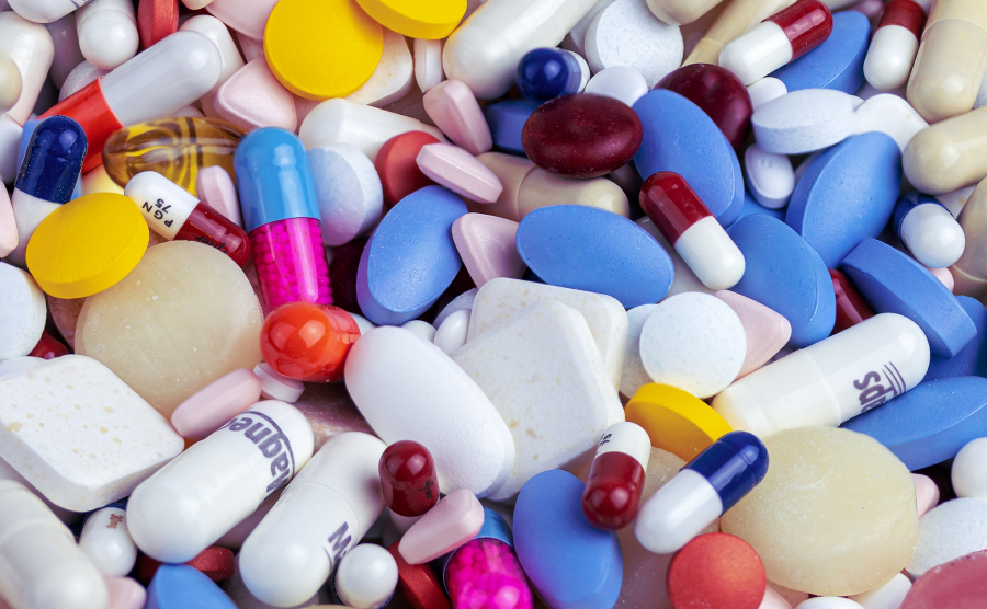 Παρέμβαση Πλεύρη κατά της απόφασης του ΕΟΦ για τις παράλληλες εξαγωγές φαρμάκων ζητεί ο ΦΣΑ