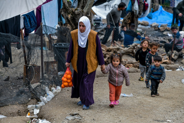 Την απομάκρυνσή τους από τη Μόρια λόγω κορονοϊού ζητάνε πρόσφυγες και μετανάστες