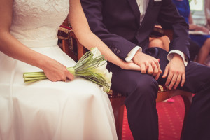 Υποψήφια δημοτική σύμβουλος πήγε σε γάμο και τους... «ξάφρισε»
