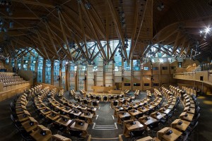 Εκκένωση του κοινοβουλίου της Σκωτίας - Βρέθηκε πακέτο με λευκή σκόνη