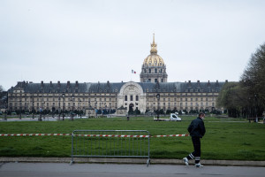 Φόβοι για β΄ κύμα κορονοϊού στη Γαλλία - Σκέψεις για παράταση της καραντίνας