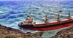 Κλίση 45 μοιρών έχει πάρει το φορτηγό πλοίο Cabrera που προσάραξε βόρεια της Άνδρου