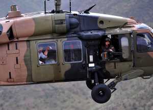 Ξεκίνησαν πάλι Τουρκικές προκλήσεις στο Αιγαίο - Ελικόπτερο πάνω απο βραχονησίδα