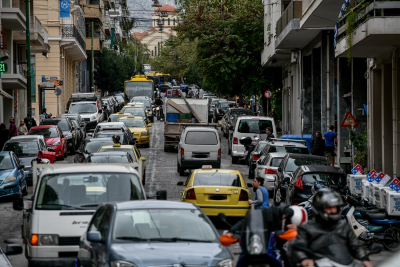 Κίνηση: Πόσες... μέρες ζωής «κολλάει» στους δρόμους μέσα σε ένα χρόνο ο μέσος Αθηναίος οδηγός